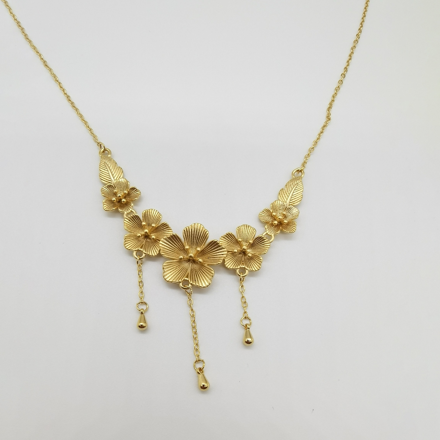 Alluvial gold vacuum electroplating 24K gold flowery tassel necklace