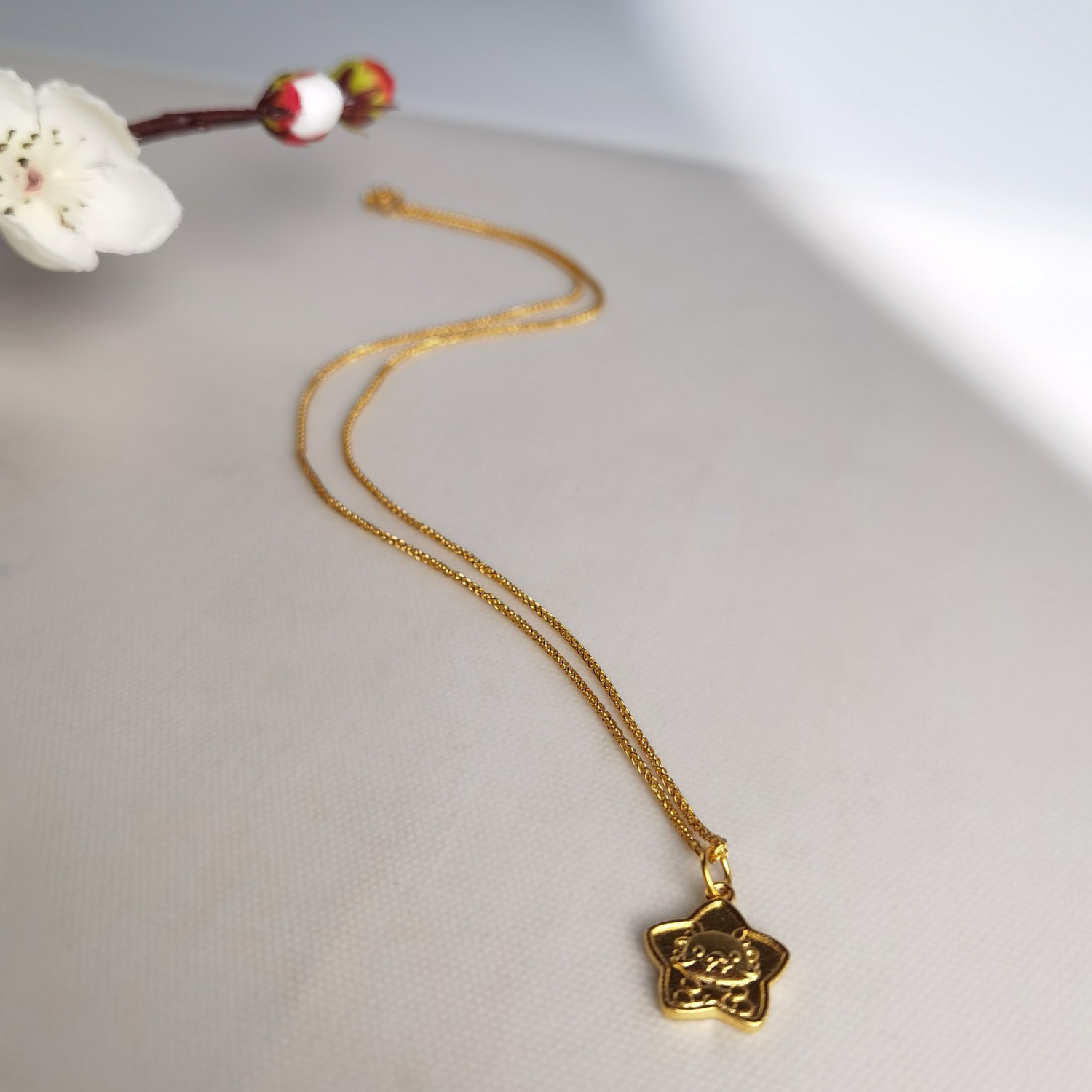 Alluvial Gold Vacuum Electroplating 24K Gold Star to Dragon Necklace