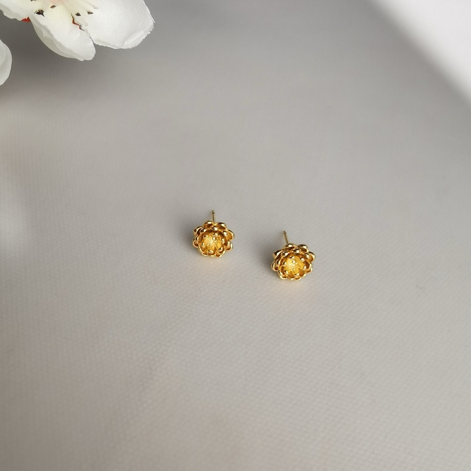 Alluvial Gold Vacuum Electroplating 24K Gold Lotus Earrings