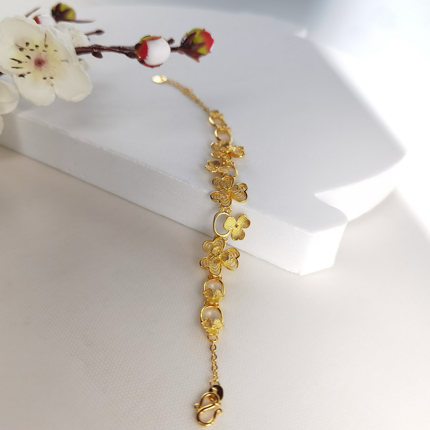 Alluvial Gold Vacuum Electroplating 24K Gold Clover Flower Bracelet