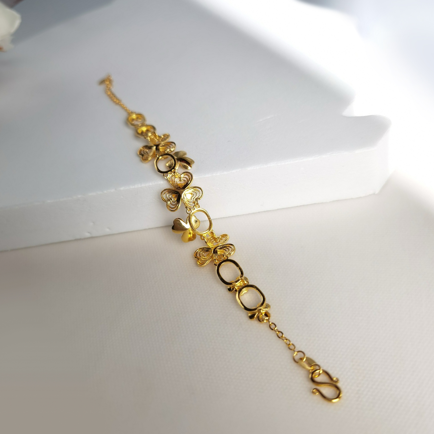 Alluvial Gold Vacuum Electroplating 24K Gold Clover Flower Bracelet