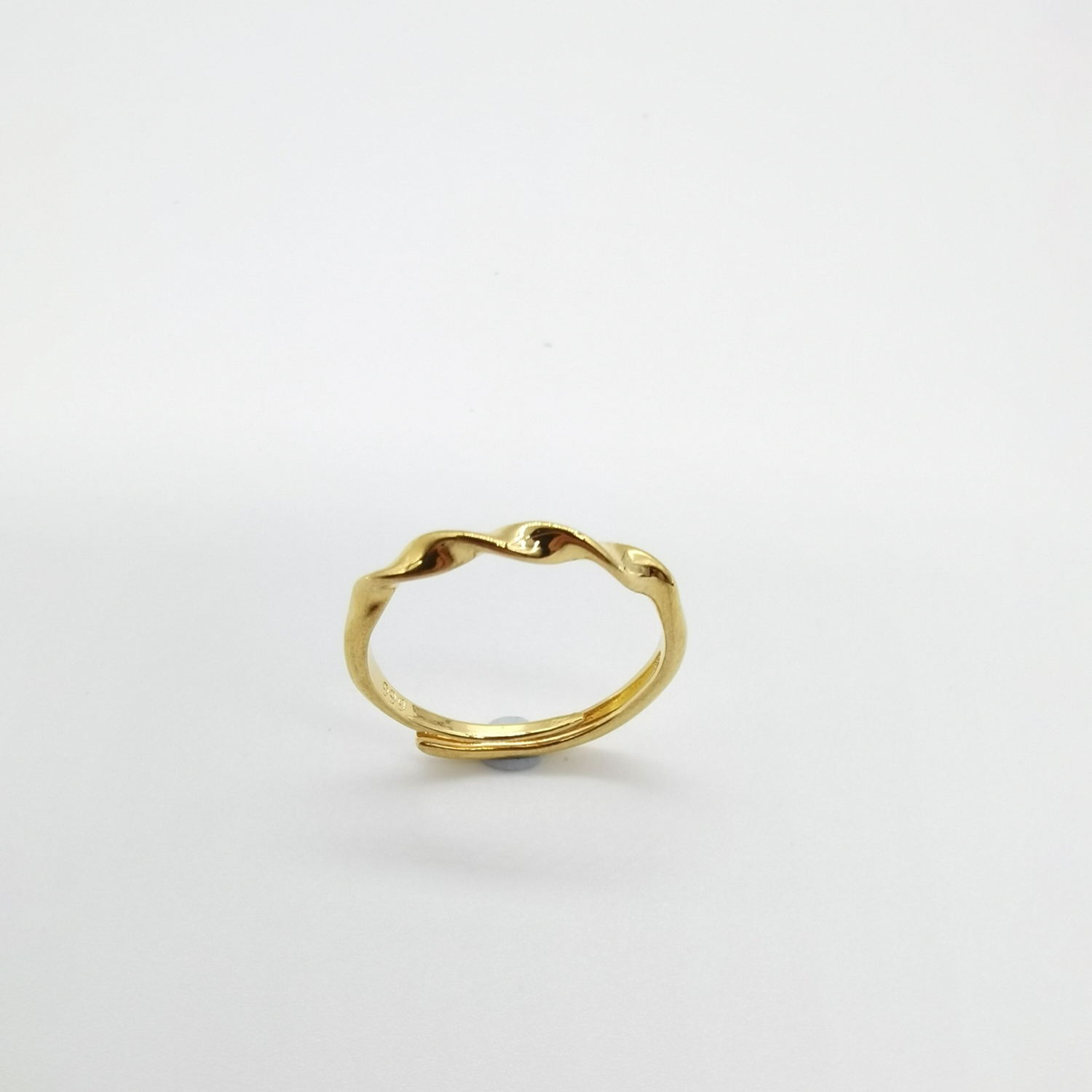 Alluvial gold vacuum electroplating 24K gold Möbius ring