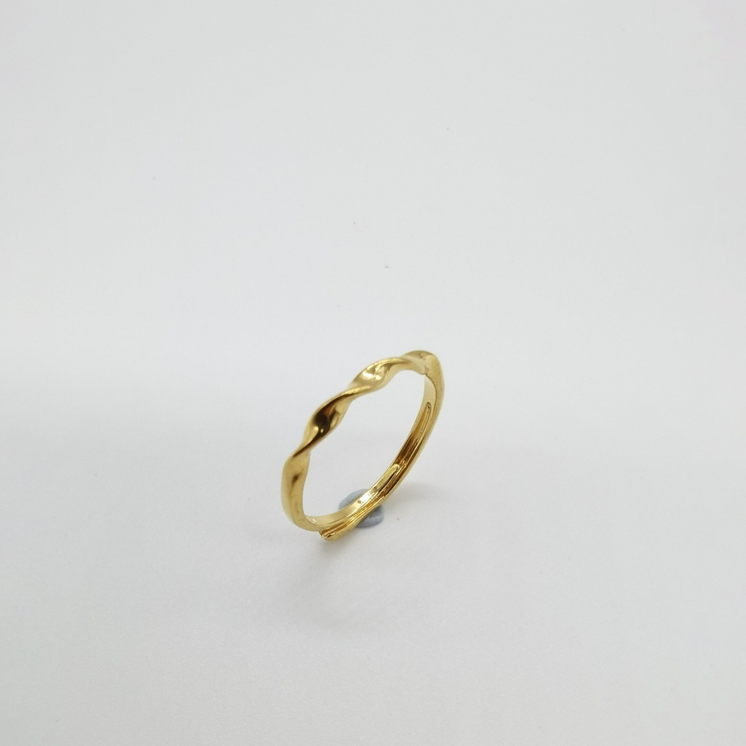Alluvial gold vacuum electroplating 24K gold Möbius ring