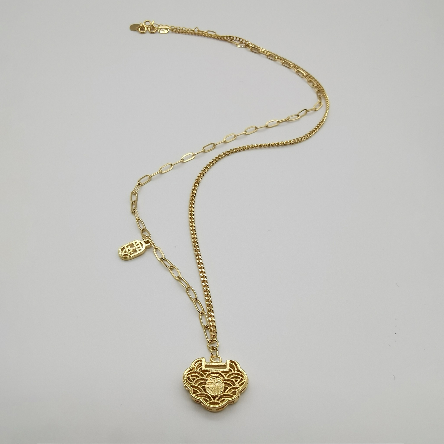 Alluvial gold vacuum electroplating 24K gold hollow longevity lock necklace with blessing character